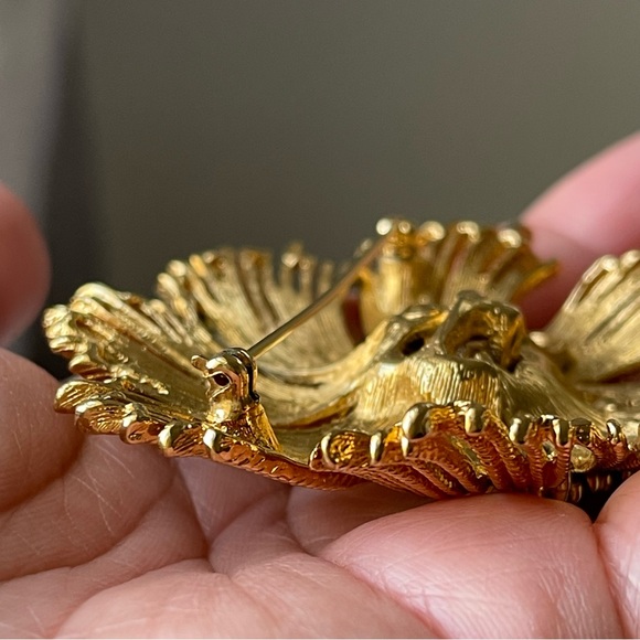 MONET | Vintage 1960's | Huge Cordelia Book Piece Floral Textured Brooch Pin - Picture 10 of 11